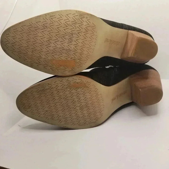 Violet & Red Black Leather Suede Western Style Jensen Booties Sz 8M - Picture 9 of 16